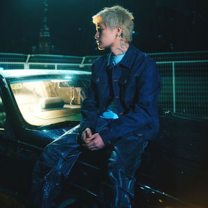 英国美女裸体同性自慰
